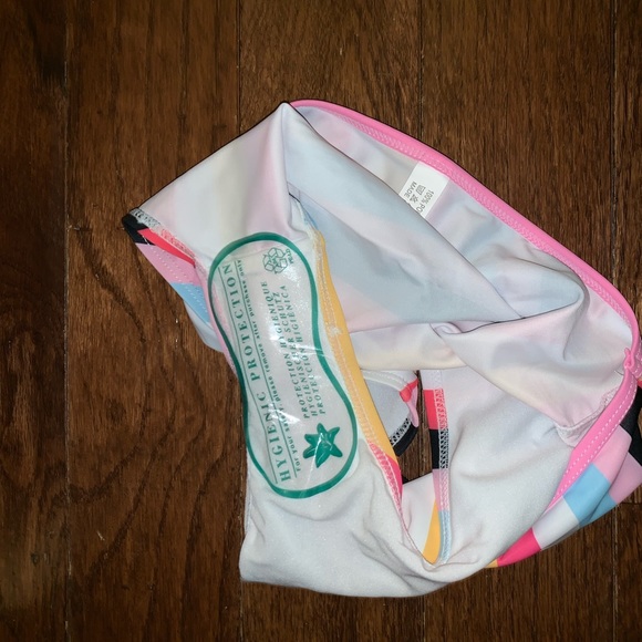 Cute bathing suite - Picture 2 of 3